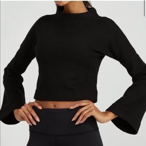 Noli workout black crop sweater